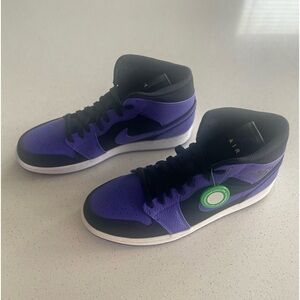 Jordan 1 Mid Black Dark Concord, Style ID: 554724-051. Men’s size 10M